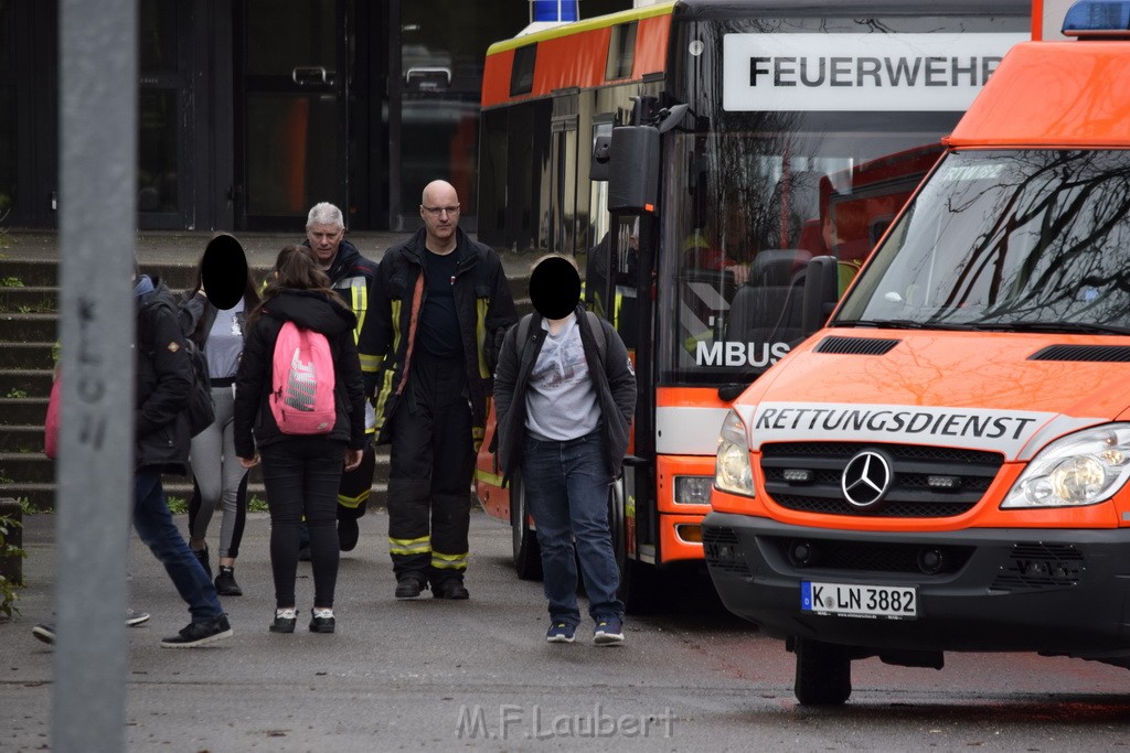 Einsatz BF Koeln Schule Burgwiesenstr Koeln Holweide P066.JPG - Miklos Laubert